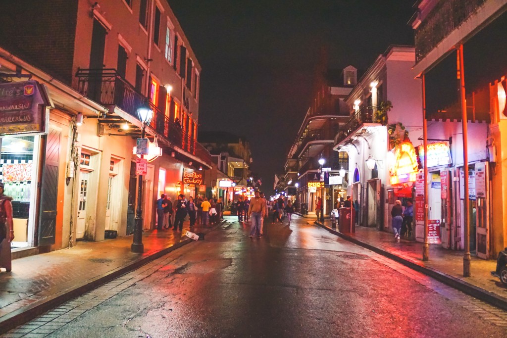 Bourbon Streetthings to do in new orleans | to travel and beyond | travel blogger. The reason most people visit New Orleans, even though this city offers much more, but I know that I don't even need to mention it. When it comes to nightlife, Bourbon Street has it all. Crazy bachelorette parties, ridiculous groups of guys, and endless types of drinks in various receptacles. Don't forget to bring your beads...and keep them for yourself!