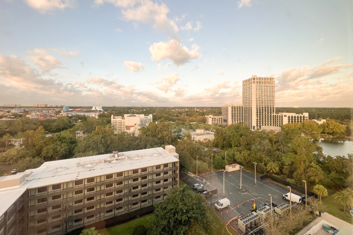 Wyndham Garden Lake Buena Vista Disney Springs Beautiful Outside