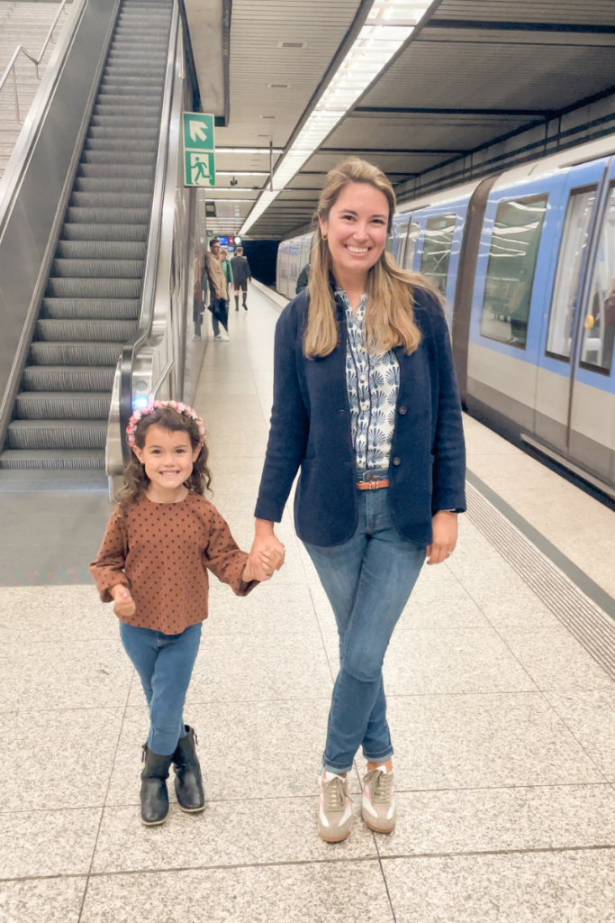 What To Wear In Europe Outfit Idea for Mom and Daughter