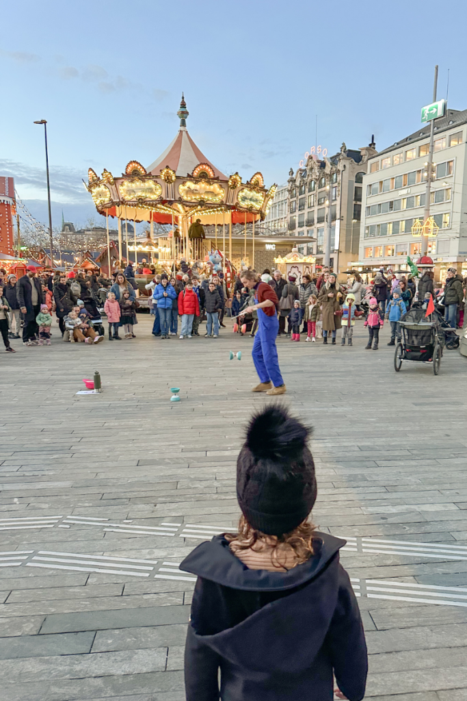 Street Performer at the Zurich Sechseläutenplatz Market